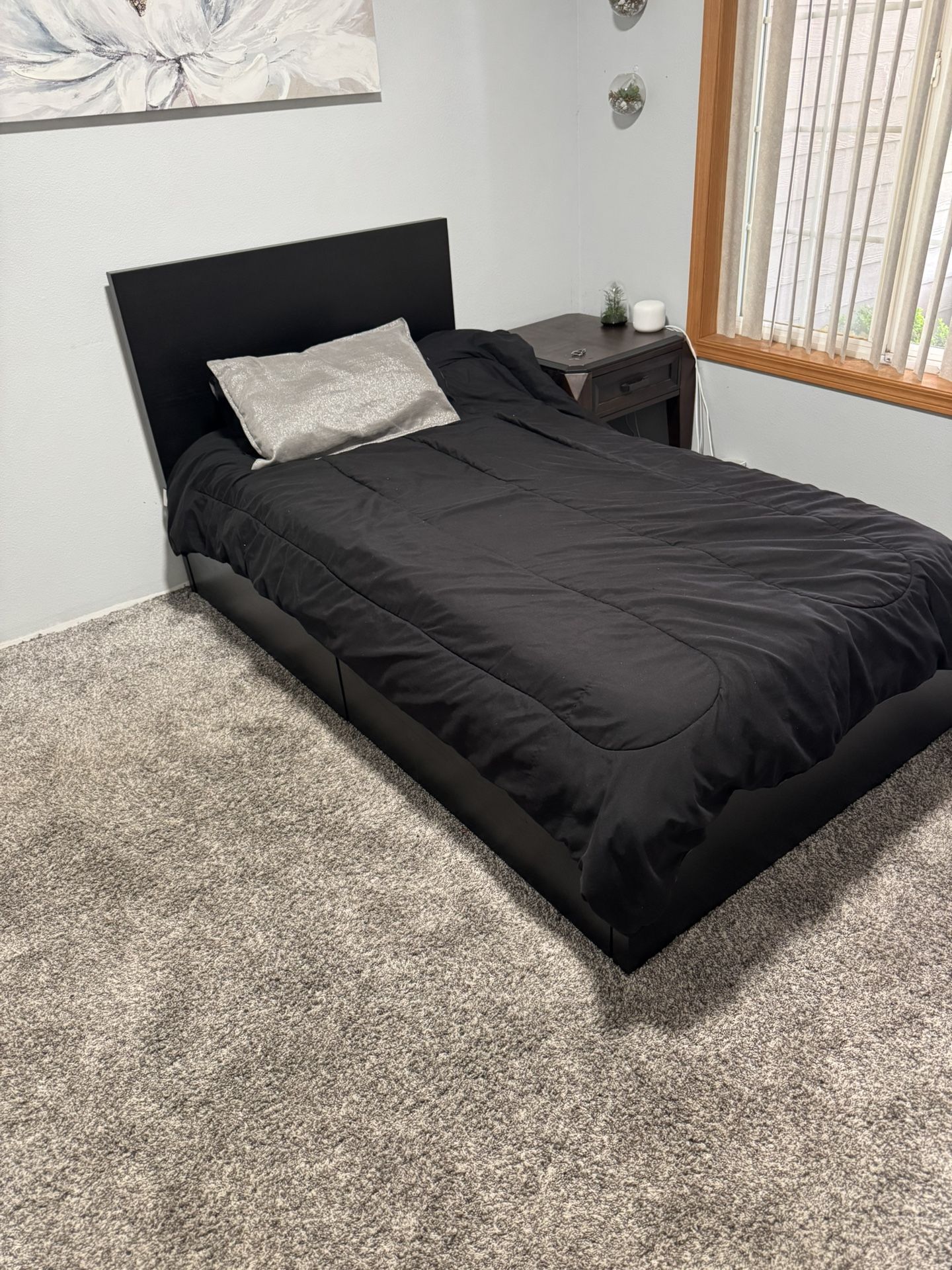 Twin bed with mattress
