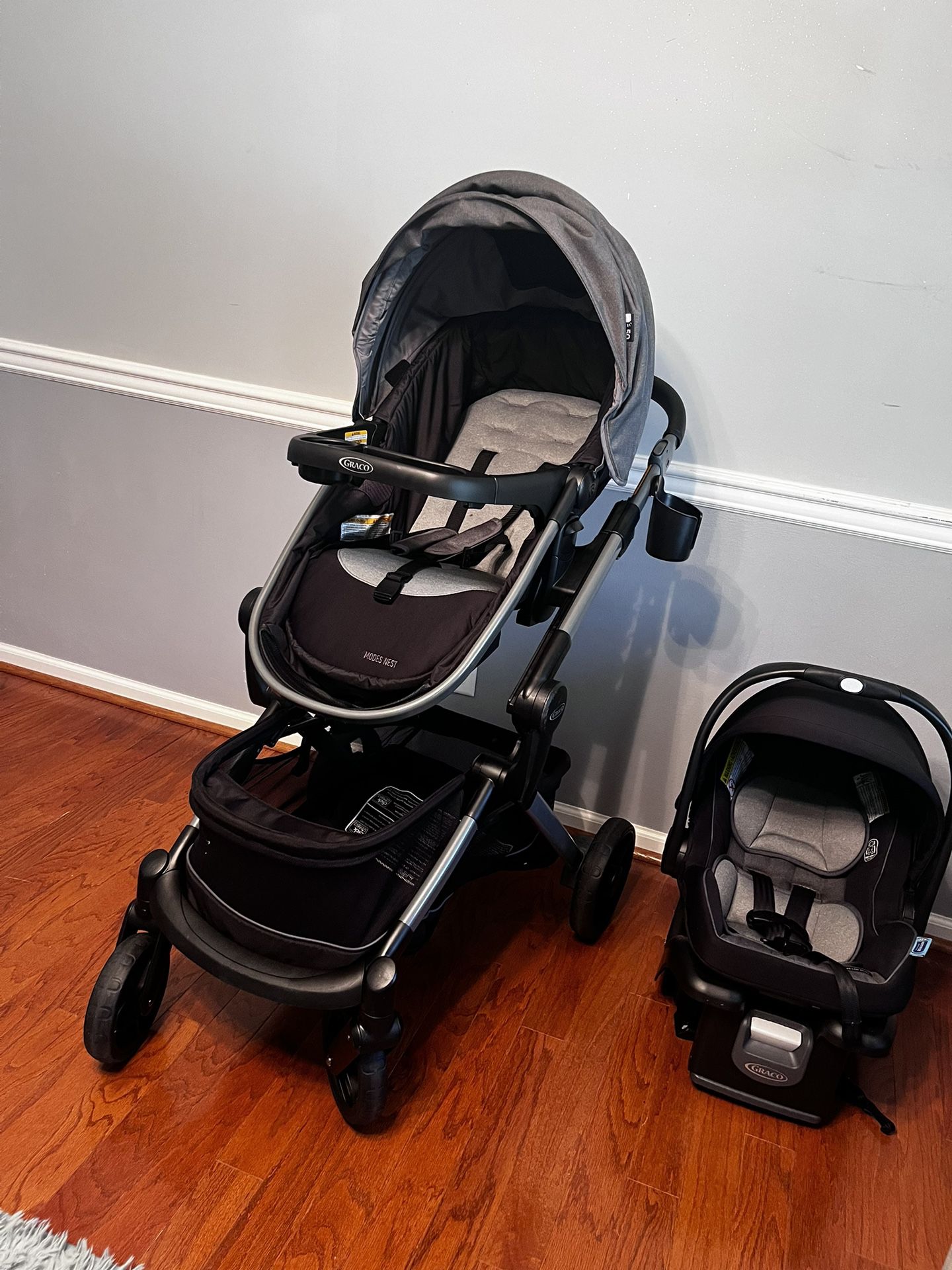 Graco Modes Nest DLX Stroller and Car Seat