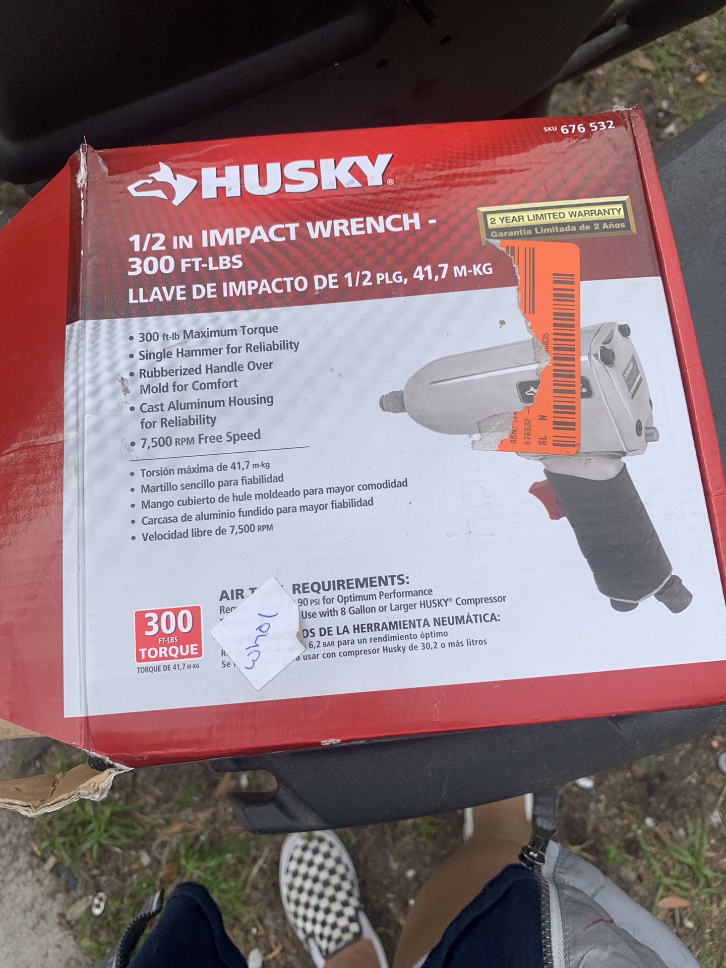 1/2 in impact wrench 300 ft-lbs Husky