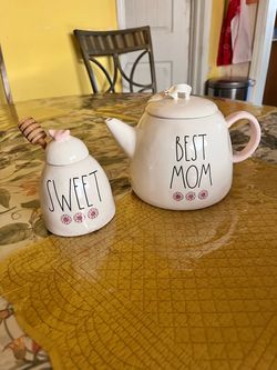 Rae Dunn Best Mom Teapot and Sweet Honey Pot Set