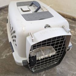 Pet taxi carrier / crate for airline / car transportation