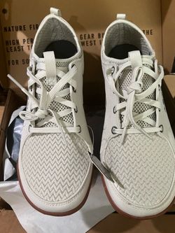 Astral mens 9/ women 10