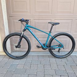 SPECIALIZED PITCH SPORT 27.5 INCH MOUNTAIN BIKE LIKE NEW ( CHECK MY OTHER BIKES)