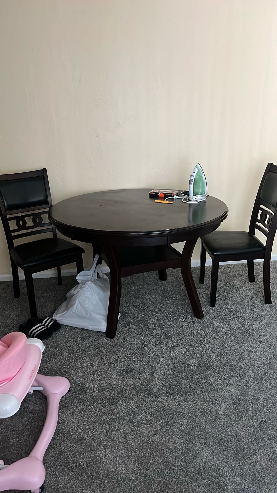47 “ In Round Dining Table With 4 Chairs