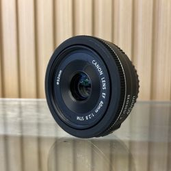 Canon 40mm f/2.8 STM Pancake Lens