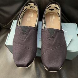 Toms Shoes