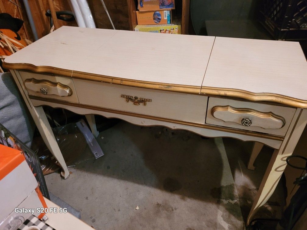 Provencial Make Up Vanity - Desk
