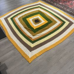 Vintage, Handmade Granny-square Throw Blanket 