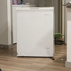 Insignia deep freezer