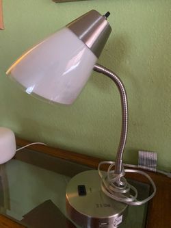 Gooseneck desk lamp with plug and USB