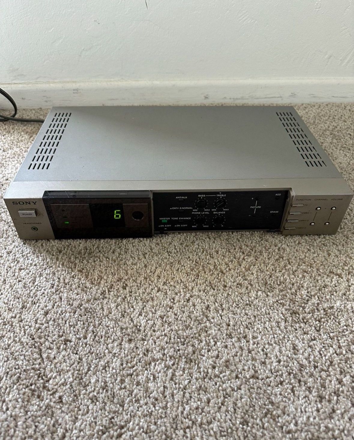 RARE Used Sony Frequency Synthesizer / Component TV Tuner Model VTX-1100R