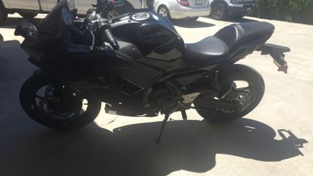 2025 Kawasaki Ninja 650 ABS – Only 280 Miles