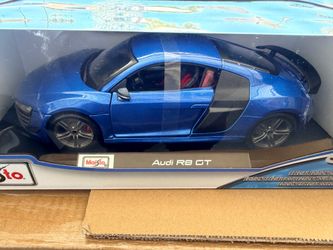 Toy car Audi r8 1;18  40$
