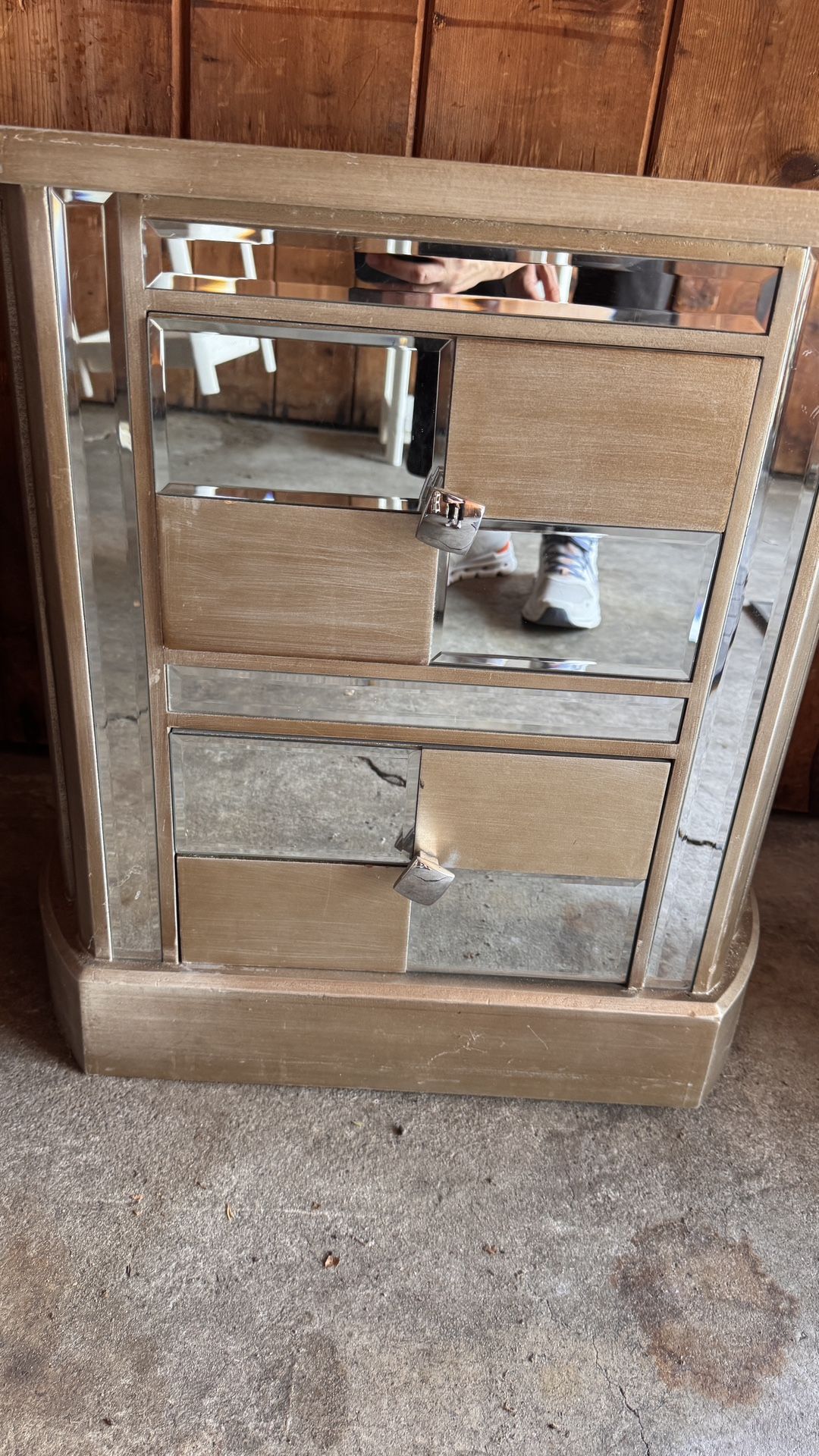2 Night Stands