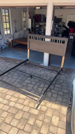 Free queen frame and headboard