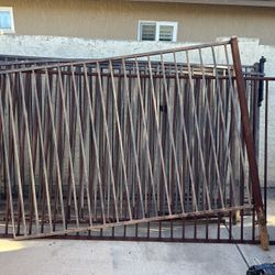 Pool Fence And Locking Gate With Key