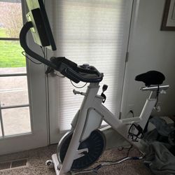 Exercise Bike  With Interactive Tracking 