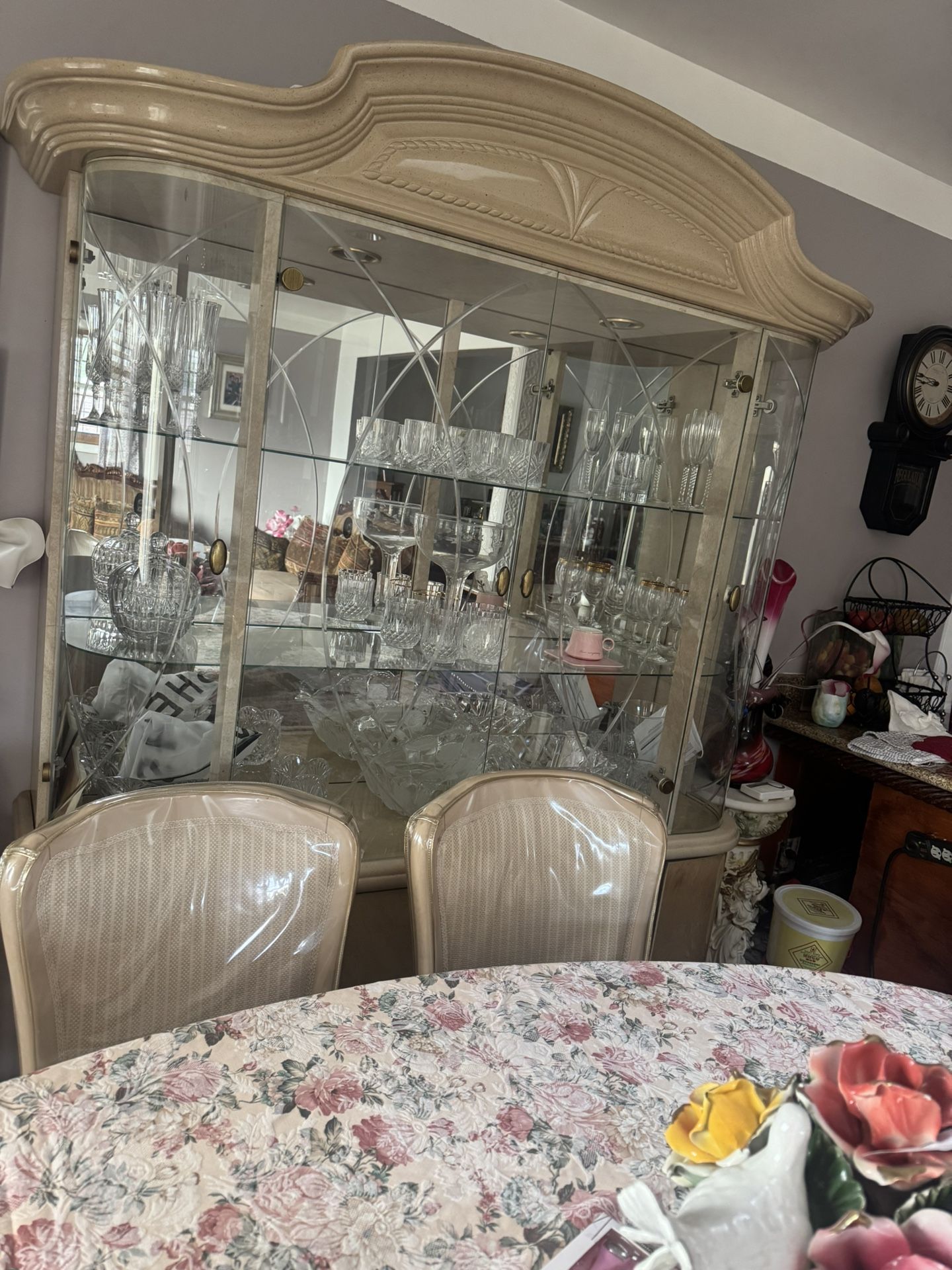 China Set With table