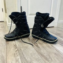 DYNASTAR SNOWBOARDING BOOTS MENS SIZE 11.5