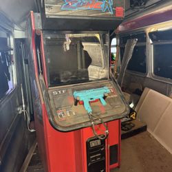 Namco Crisis Zone Arcade (for Parts) CRISIS ZONE Arcade Machine by NAMCO     CRISIS ZONE Arcade Machine by NAMCO 1999 S