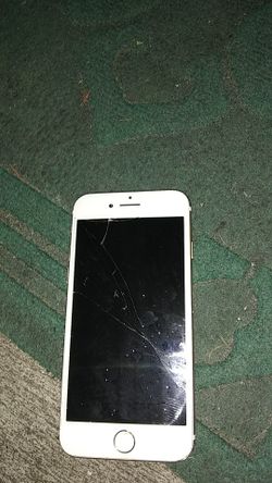 iPhone 7 cracked