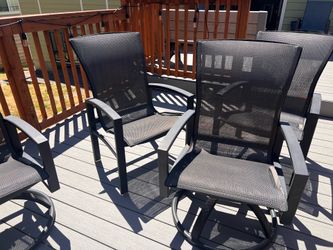Free outdoor chairs.