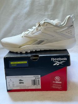 REEBOK SIZE: 6