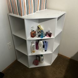 Cubby Corner Shelf 