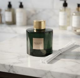 New Dazzle Leather Amber home Fragrance diffuser and reeds