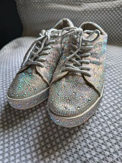 Kingdom Bedazzled Sneaker size 6