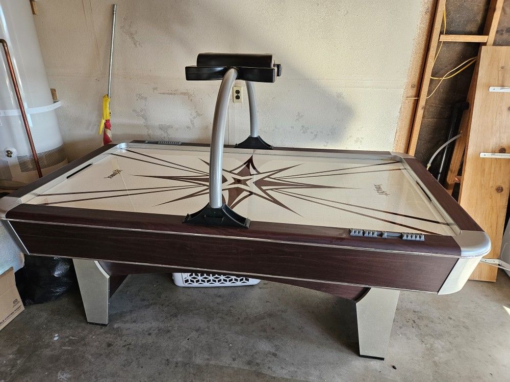 AeroMaxx Air Hockey Table