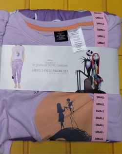 Nwt Womens Small Short Sleeved Nightmare Before Christmas Pajamas
