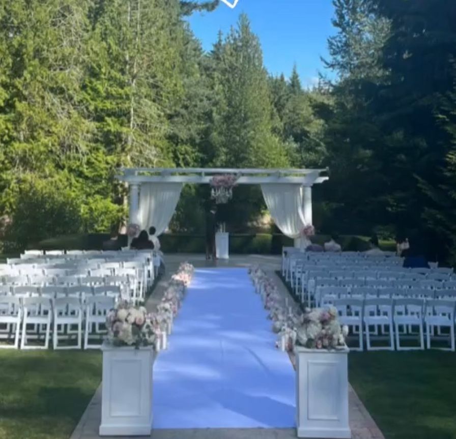 White Aisle Runner Poly Premier 72" / 50”