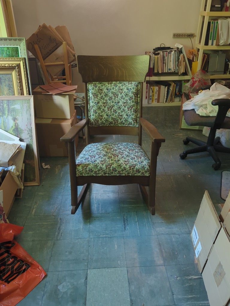 Antique Rocking Chair 