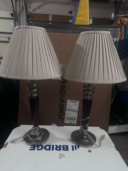 Pair of table lamp