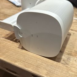 4 X Sonos 1 White With Power Chords & White Flexson Ceiling Mounts 