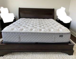 Aireloom Yellowstone X-Firm Super Pillow Top. /Box Spring base support included. /Size:KING