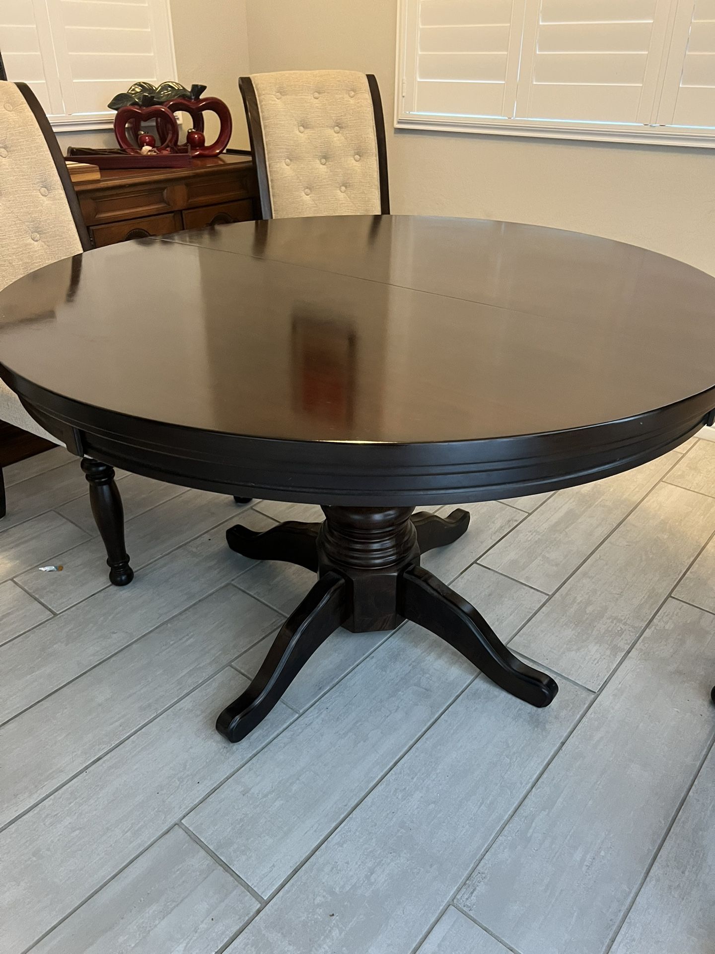 Round wood table