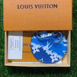 Hats, Wallets, Cardholders, Keychains, Airpods 