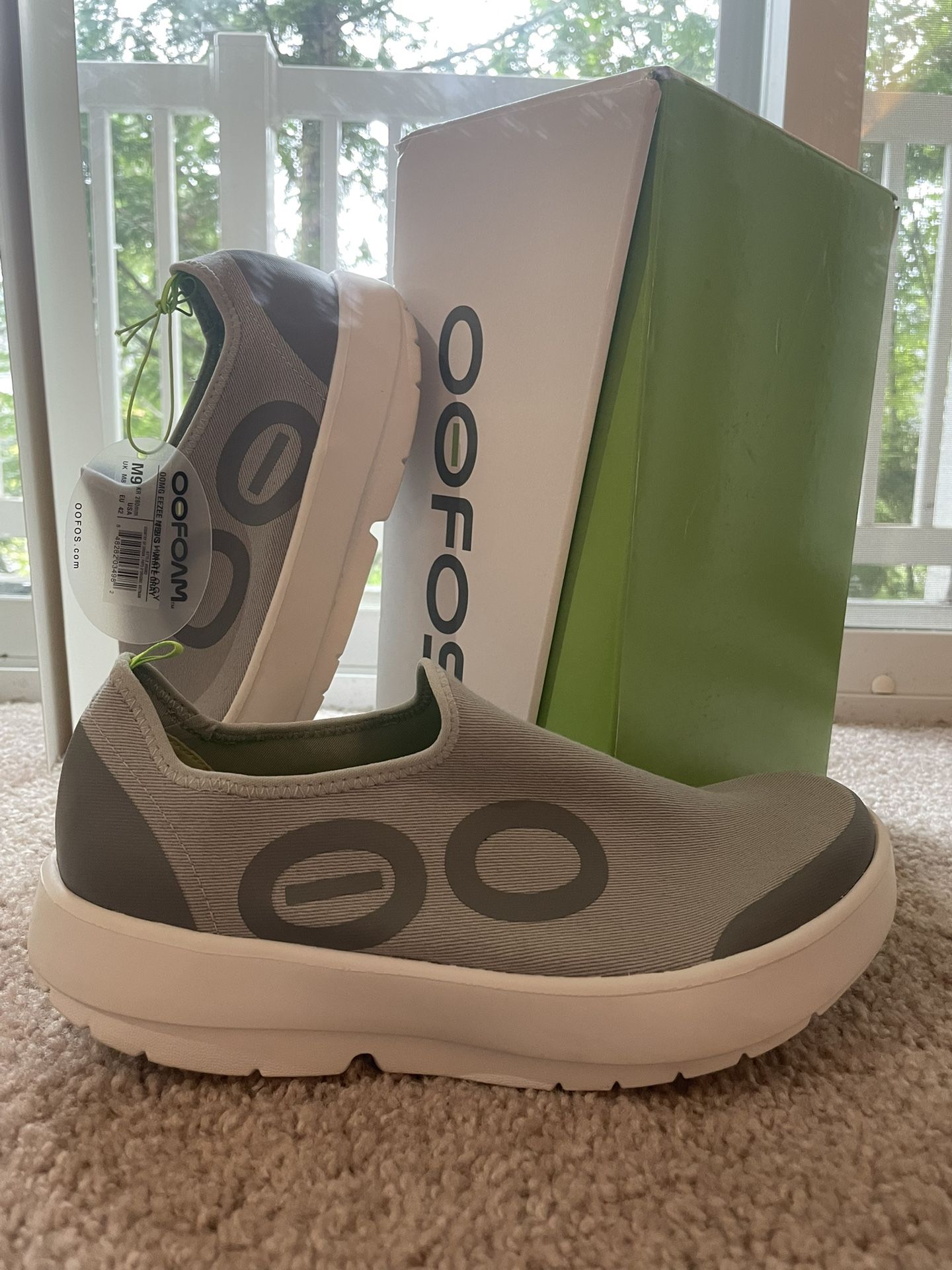 👟 BRAND NEW OOFOS Recovery Shoes – Men’s Size 9 – $50 (Retail $140!) ✨