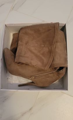 Brown boots women