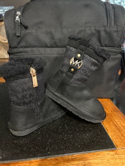 MK boots with fur