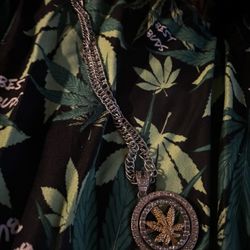 Fake plant chain 