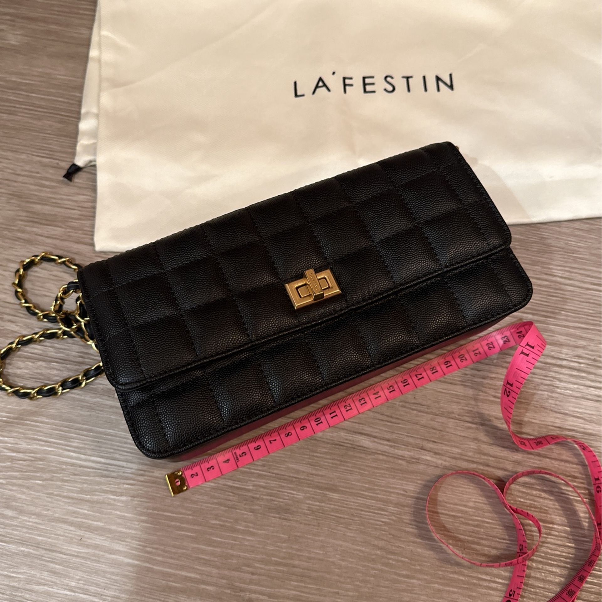 Real Leather Gold Chain Bag - Black for Sale in Costa Mesa, CA - OfferUp