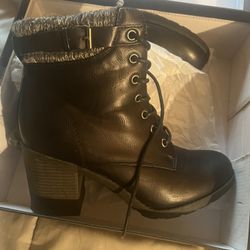 Woman Black Boots Size 7.5 