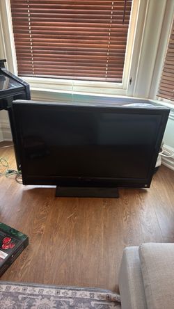 Free 40” Vizio TV - 2014, 1080P