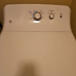 GE Electric Dryer- $250- Age 4yrs