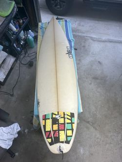 5’8 Surfboard
