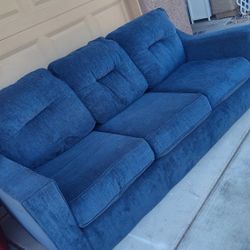 Couch SOLD - FOR THE YOUNG MAN THAT PICKED UP THE COUCH!