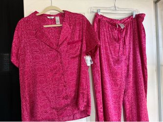 This Adonna brand pink and white silky pajama